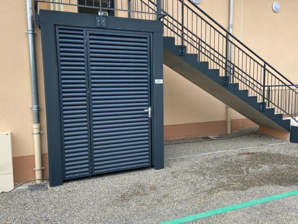 BSA Escalier extérieur thermolaqué RAL 7016 avec Portes à ventelles